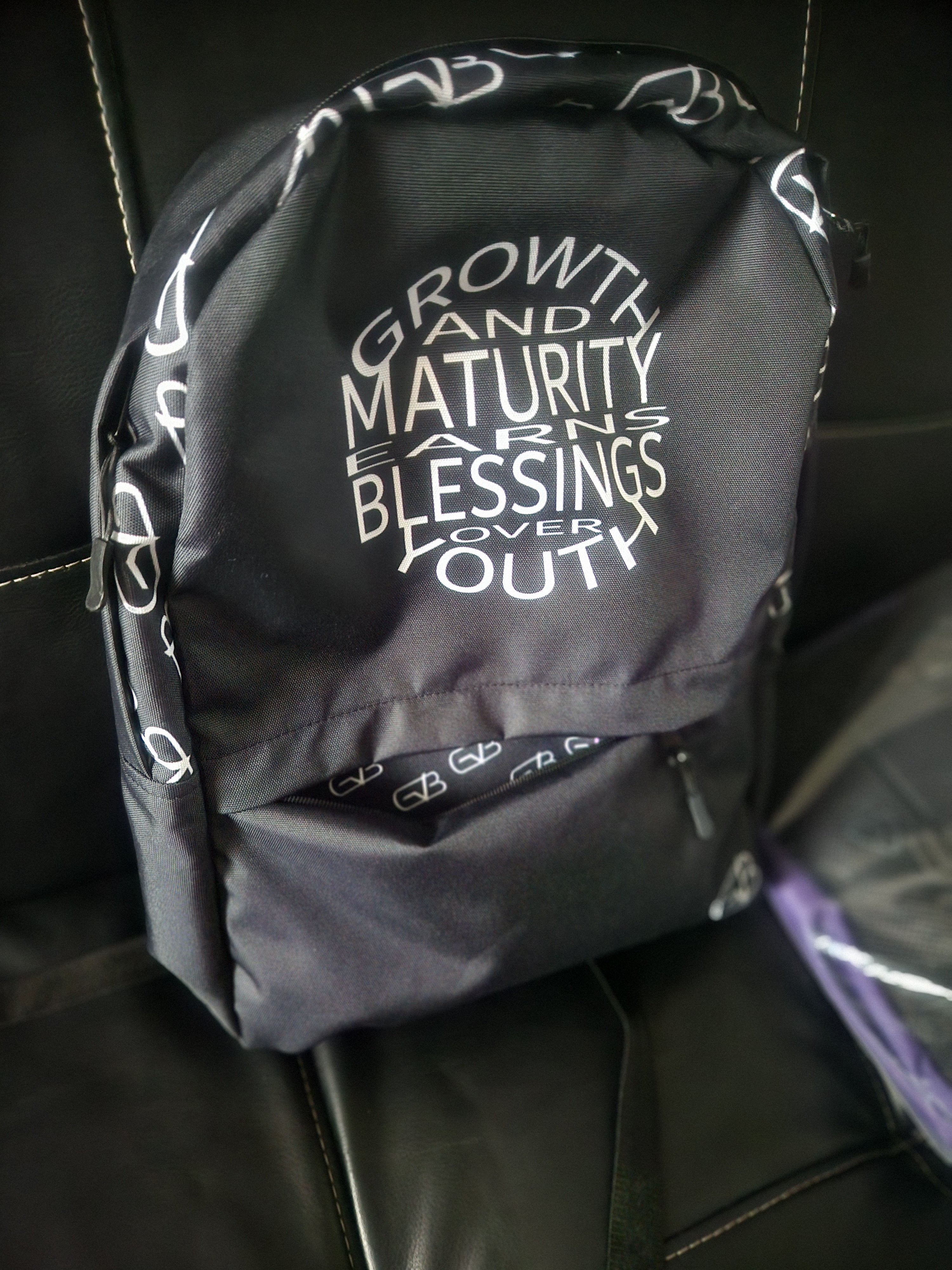 Power Backpack BLACKOUT